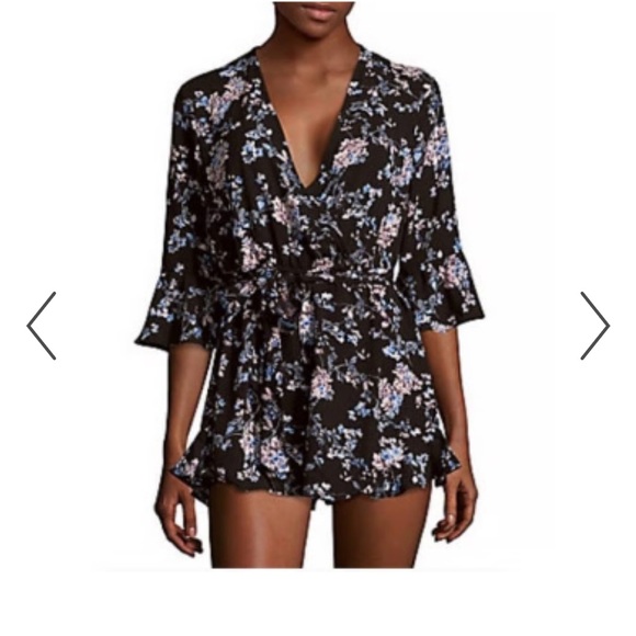 Miss Selfridge Petite Flute Sleeved Floral Romper - Picture 2 of 6